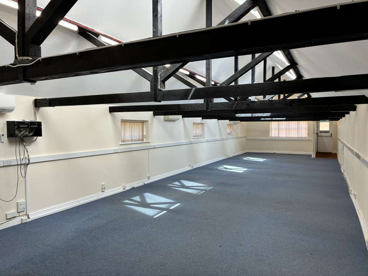 Office in Underriver - photo 2