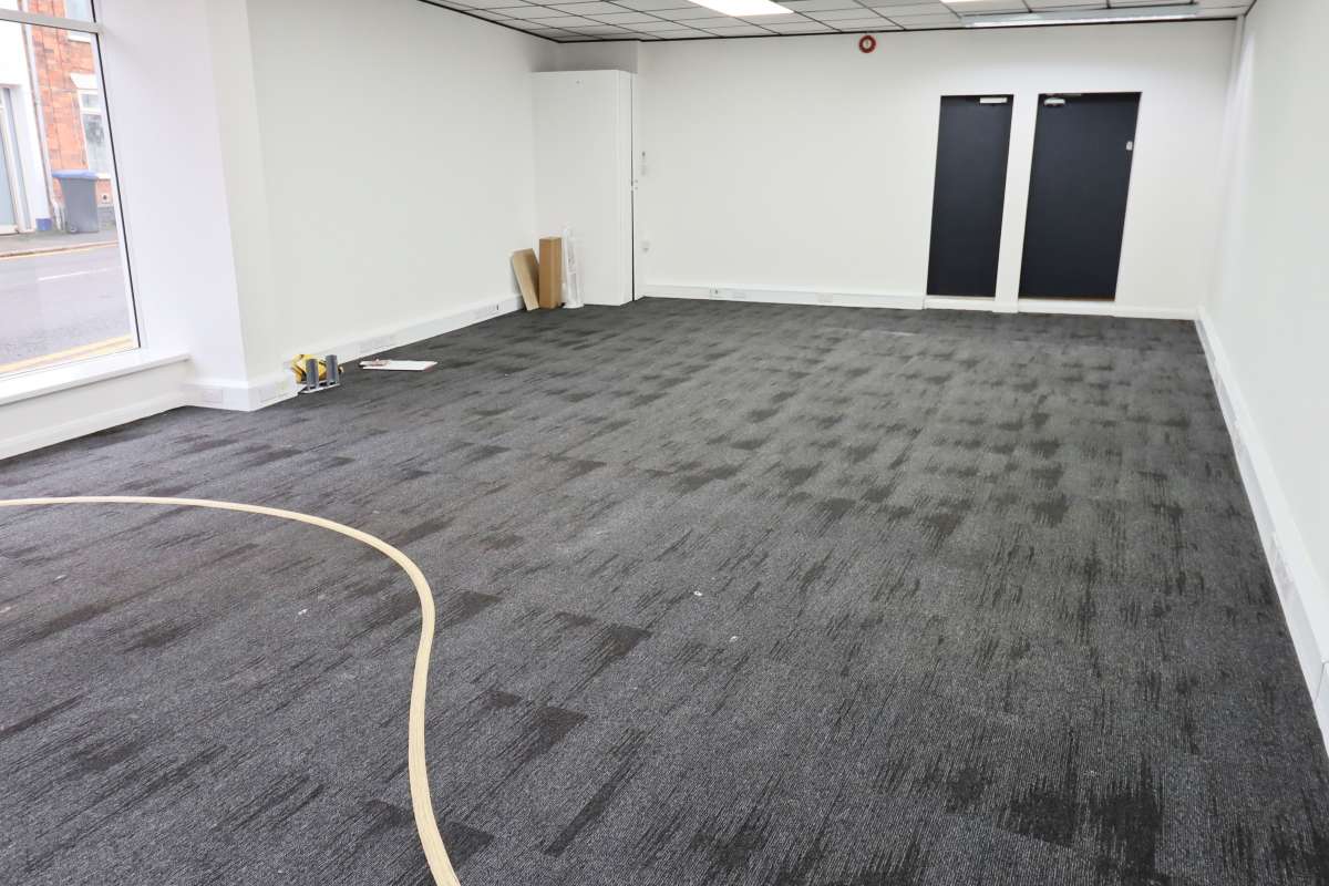 Retail/Shop in Hinckley - photo 3