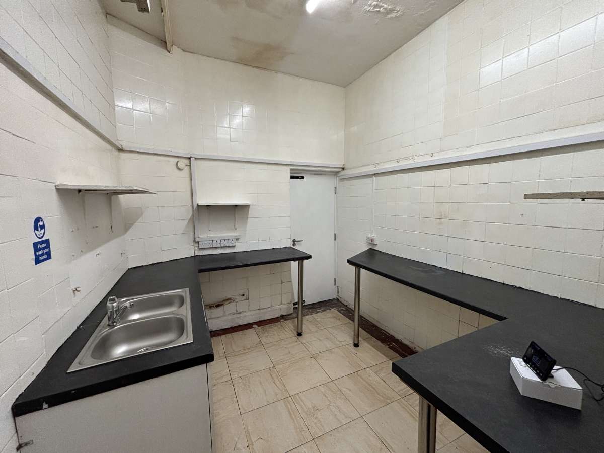 Retail/Shop in Elland - photo 3