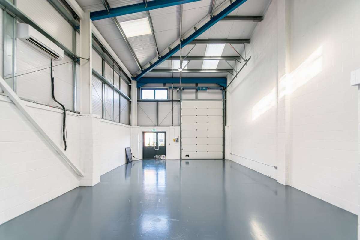 Retail/Shop in Bournemouth - photo 2