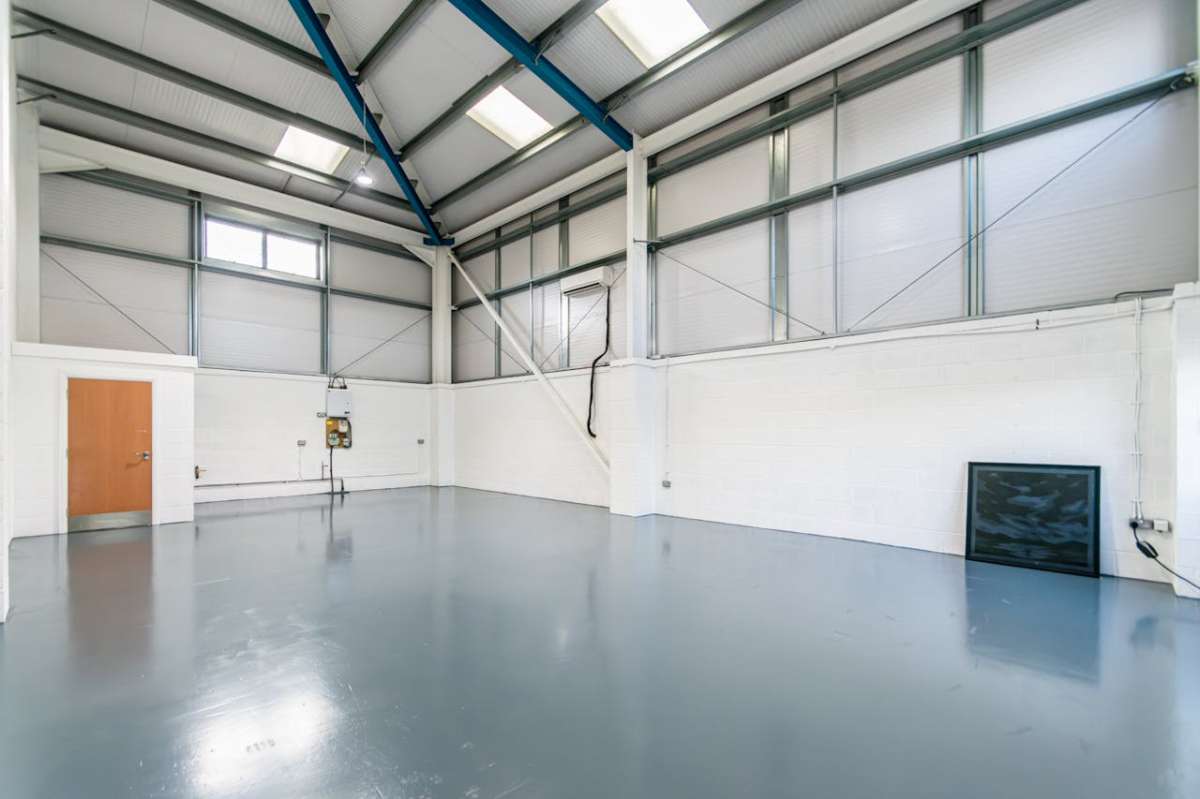 Retail/Shop in Bournemouth - photo 4