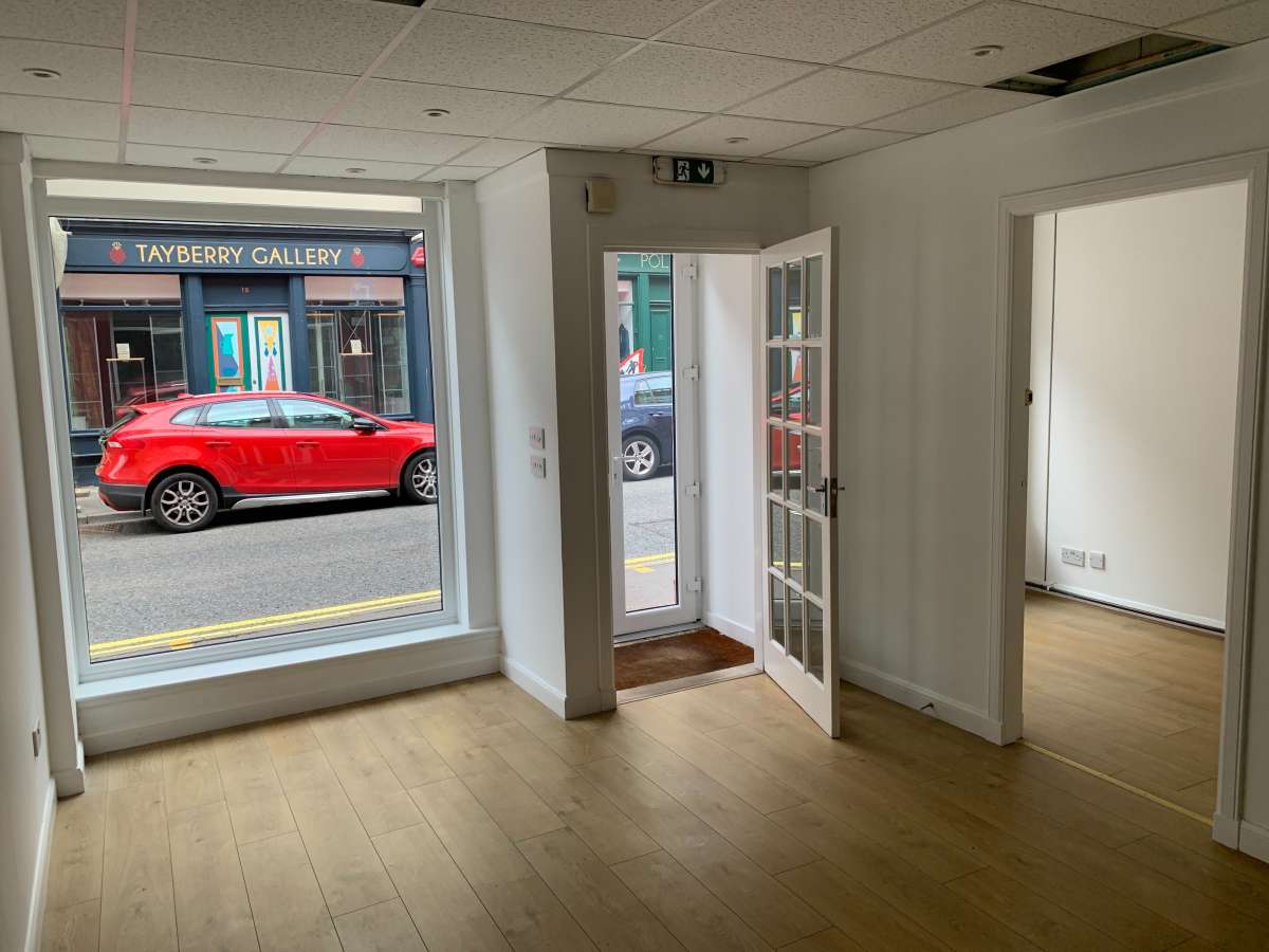 Retail/Shop in Perth - photo 4