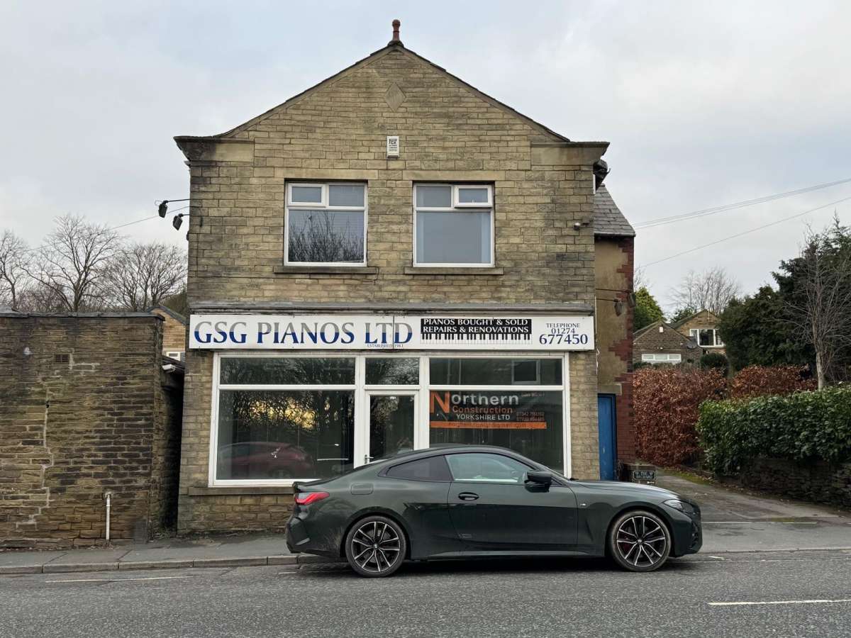 Retail/Shop in Halifax - photo 2