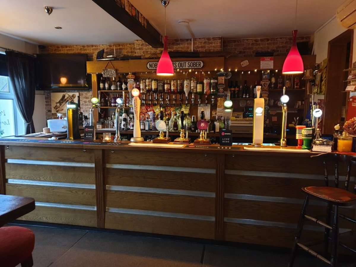 Retail/Shop in Stoke-On-Trent - photo 2