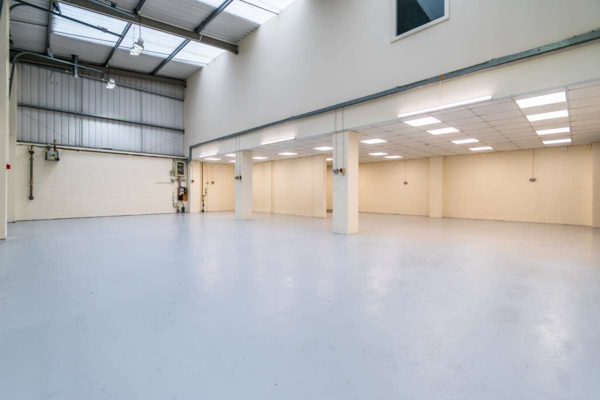 Retail/Shop in Dorchester - photo 4