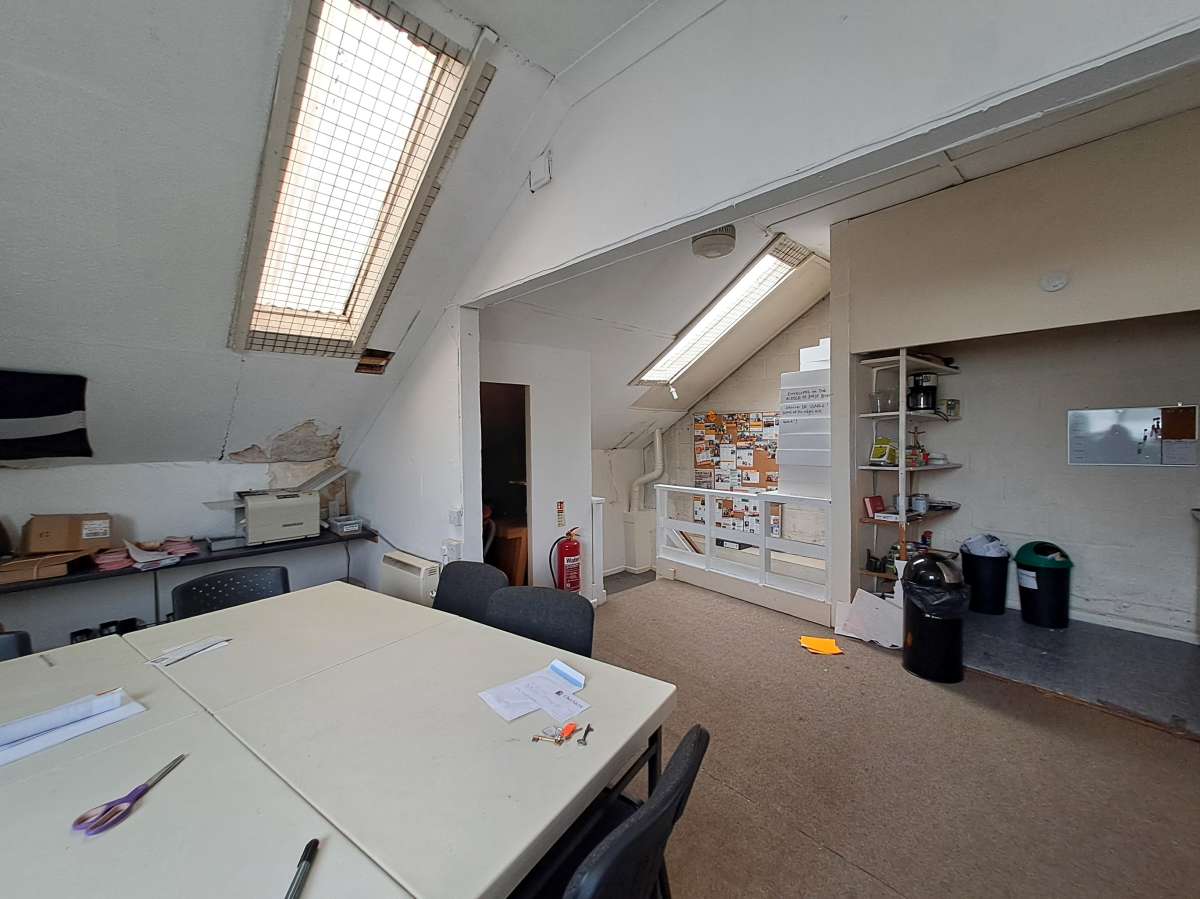 Retail/Shop in Truro - photo 2