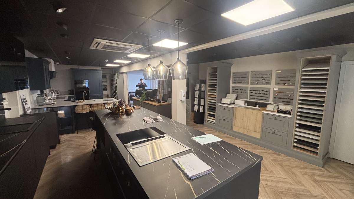 Retail/Shop in Leamington Spa - photo 4