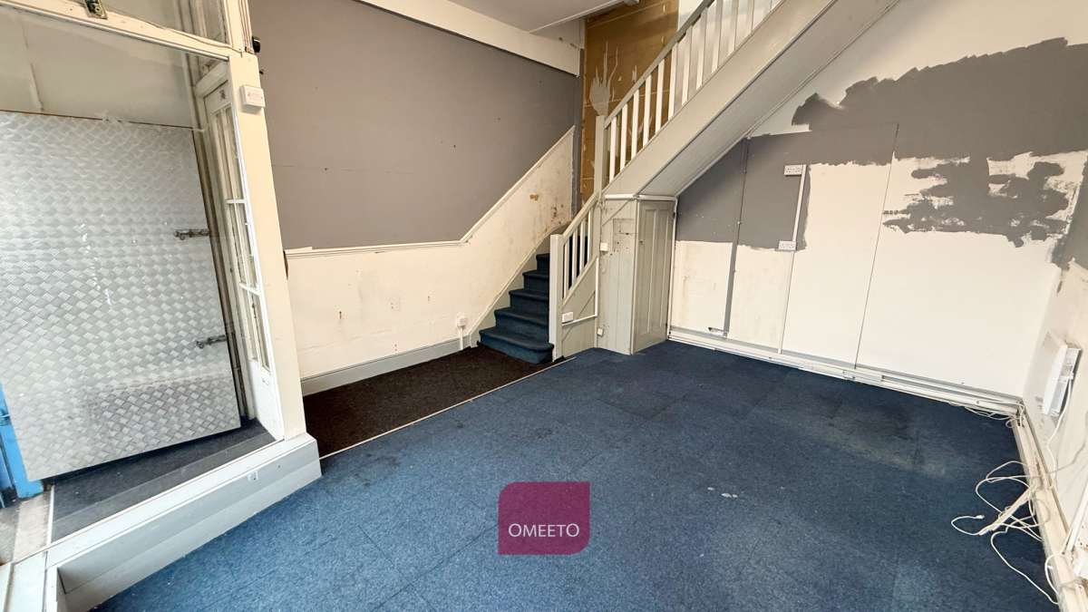 Retail/Shop in Derby - photo 3