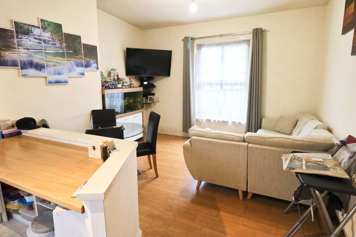 Retail/Shop in Hinckley - photo 4