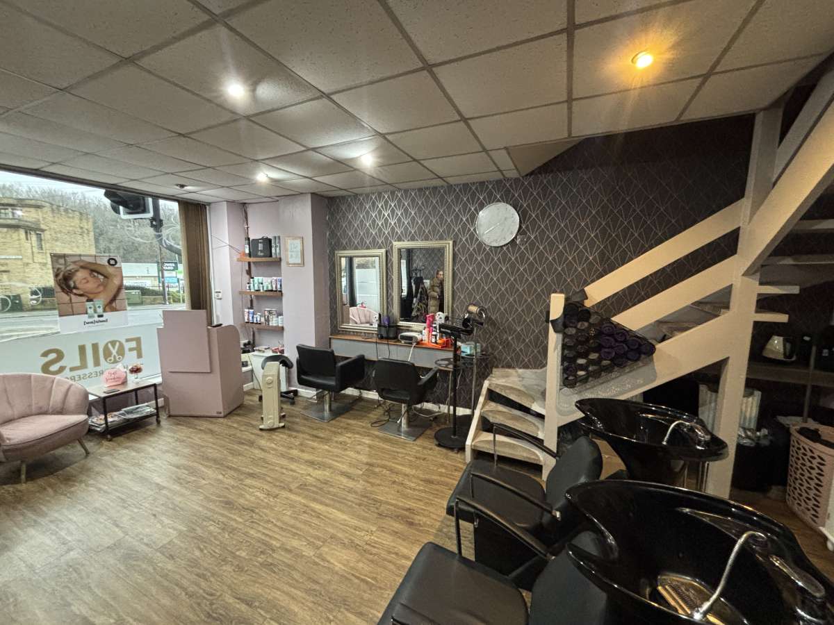 Retail/Shop in Greetland - photo 3