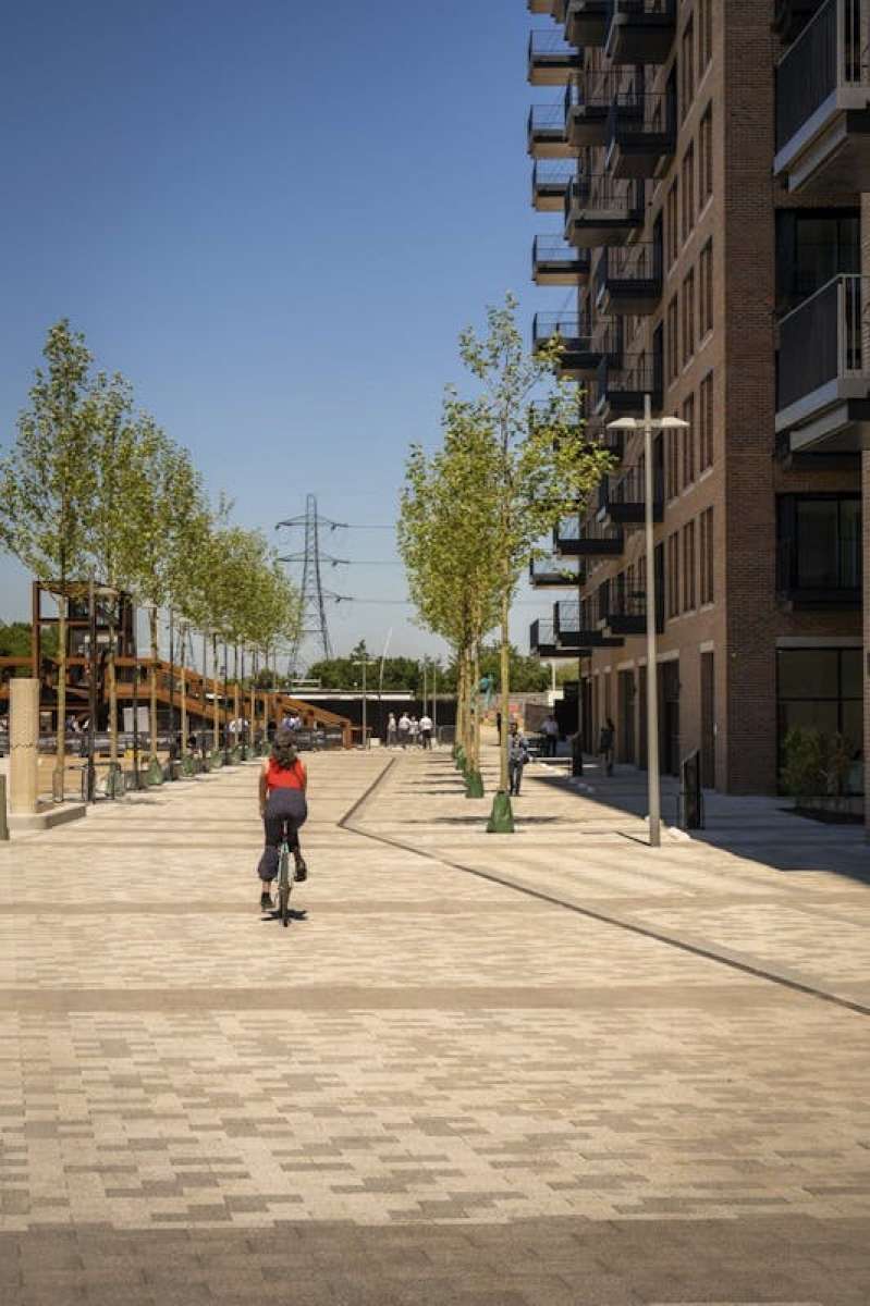 Retail/Shop in London - photo 3