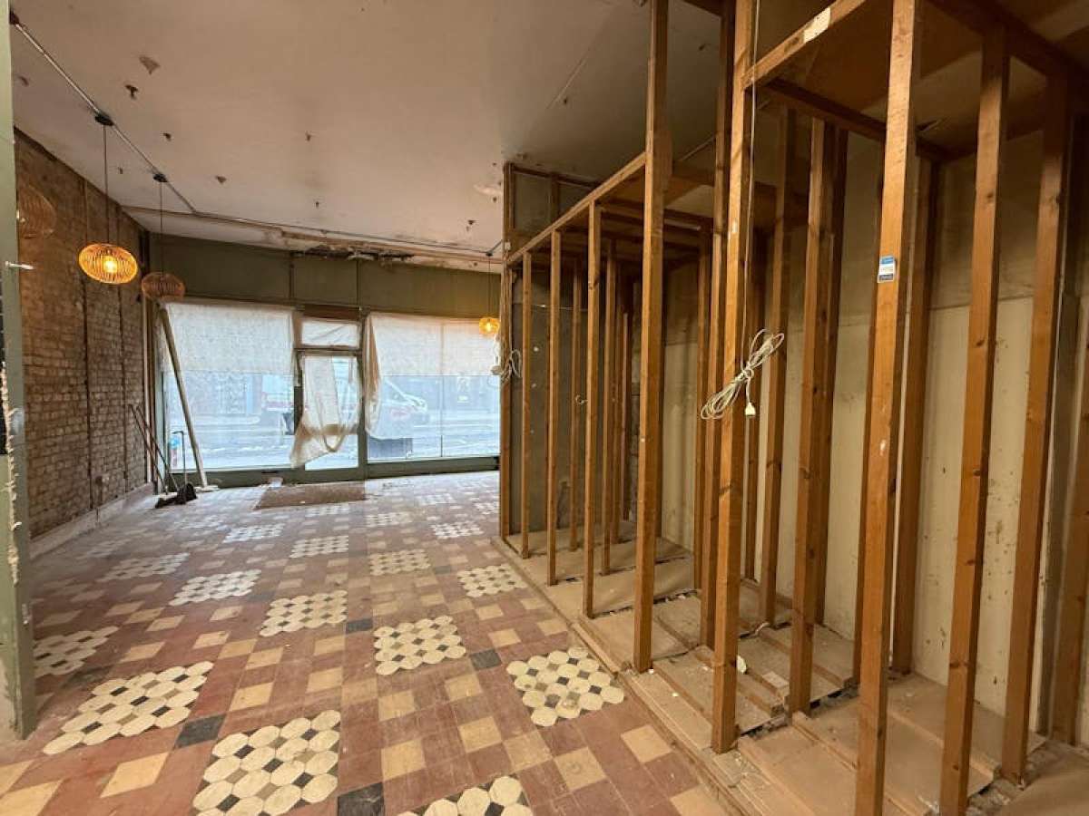 Retail/Shop in Stoke Newington - photo 2