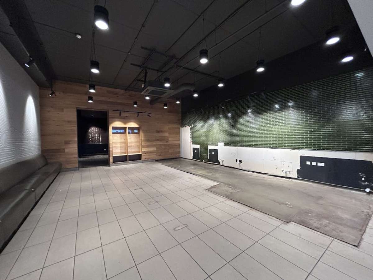 Retail/Shop in Bournemouth - photo 3