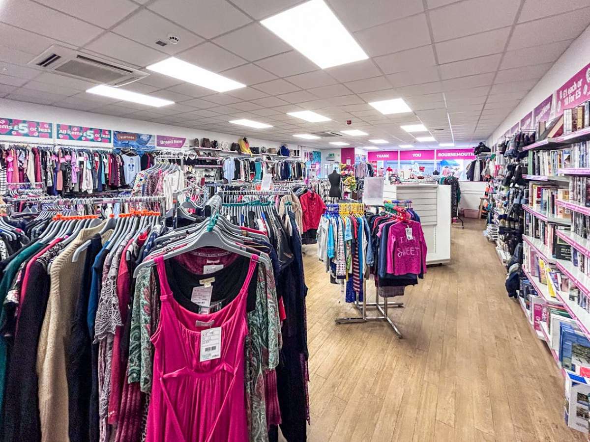 Retail/Shop in Bournemouth - photo 2