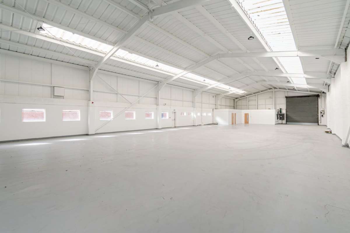 Retail/Shop in Wimborne - photo 2