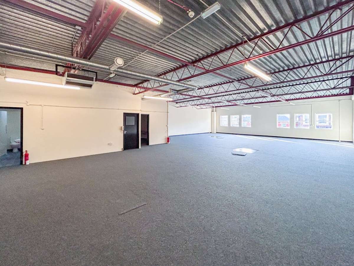 Retail/Shop in Bournemouth - photo 4