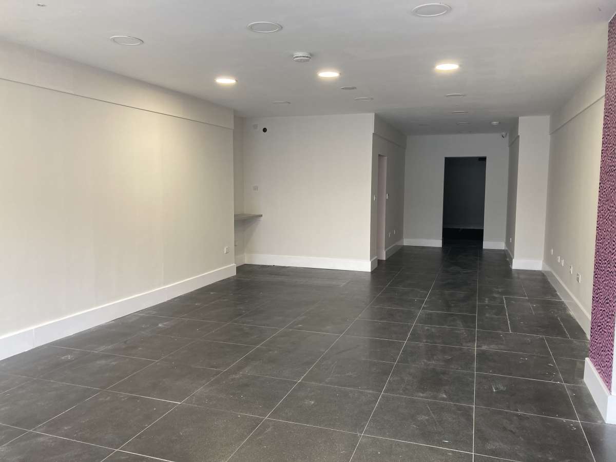 Retail/Shop in Sheffield - photo 2