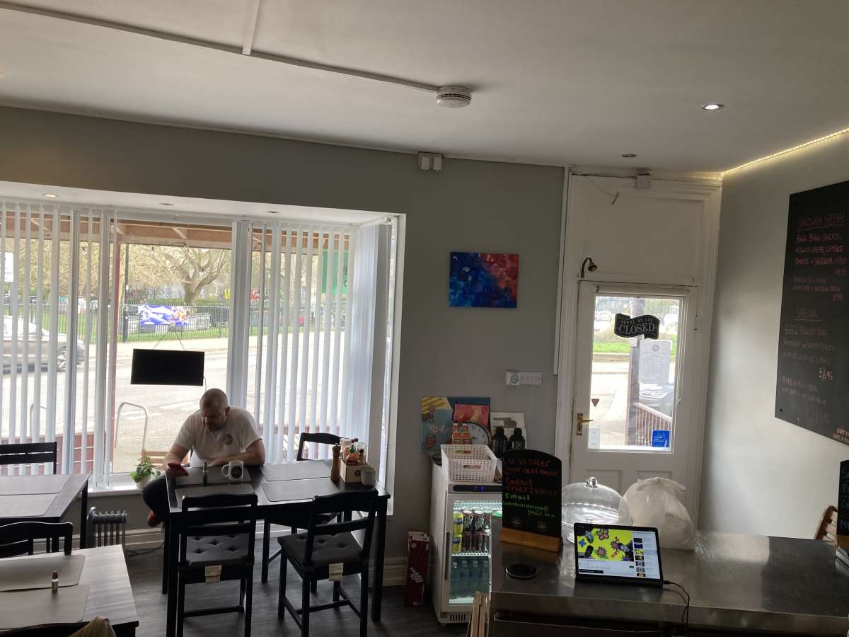 Retail/Shop in Hunters Bar - photo 2