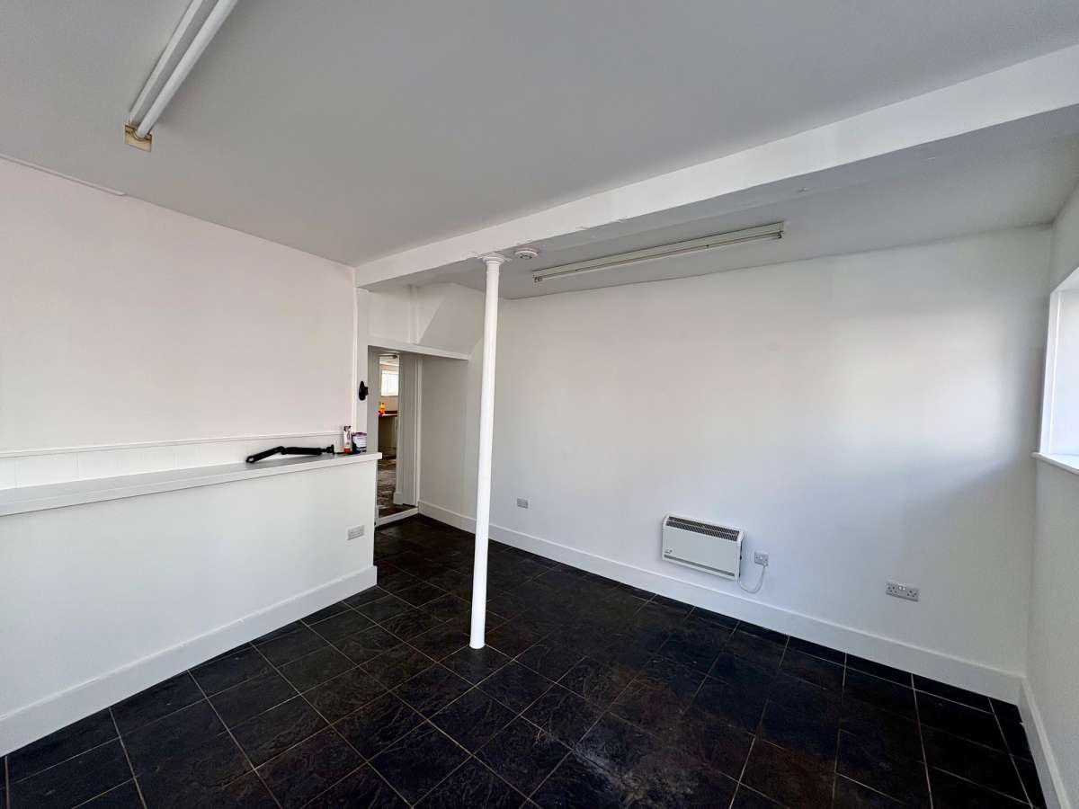 Retail/Shop in Fareham - photo 3