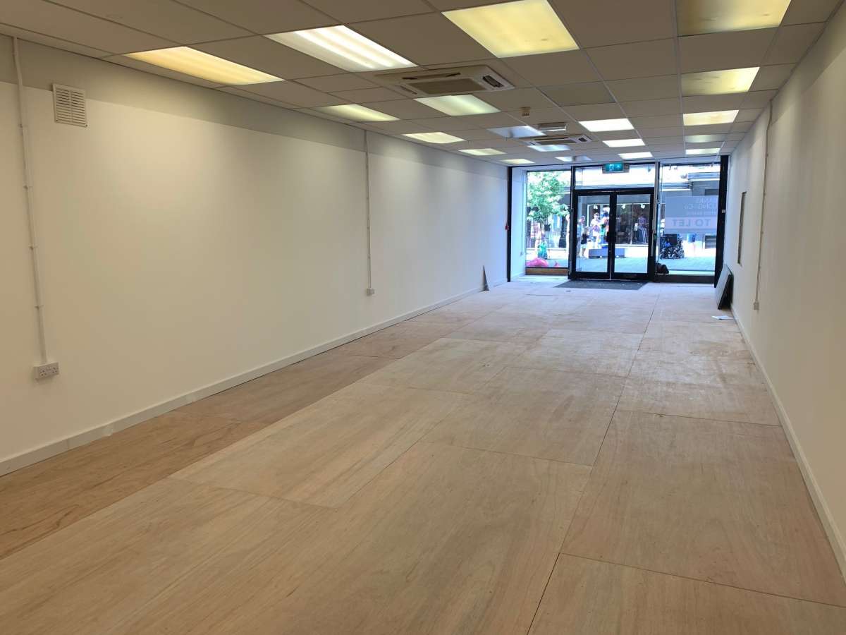 Retail/Shop in Lincoln - photo 3