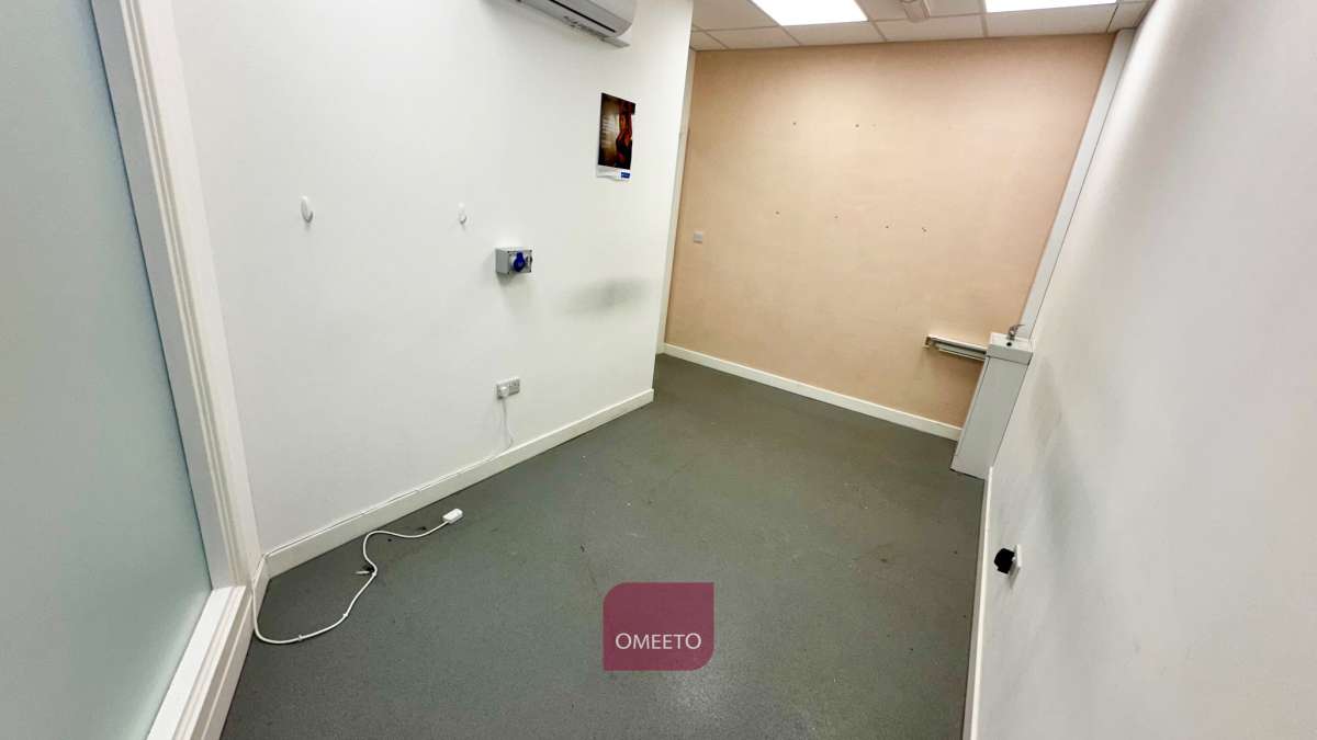 Retail/Shop in Derby - photo 4