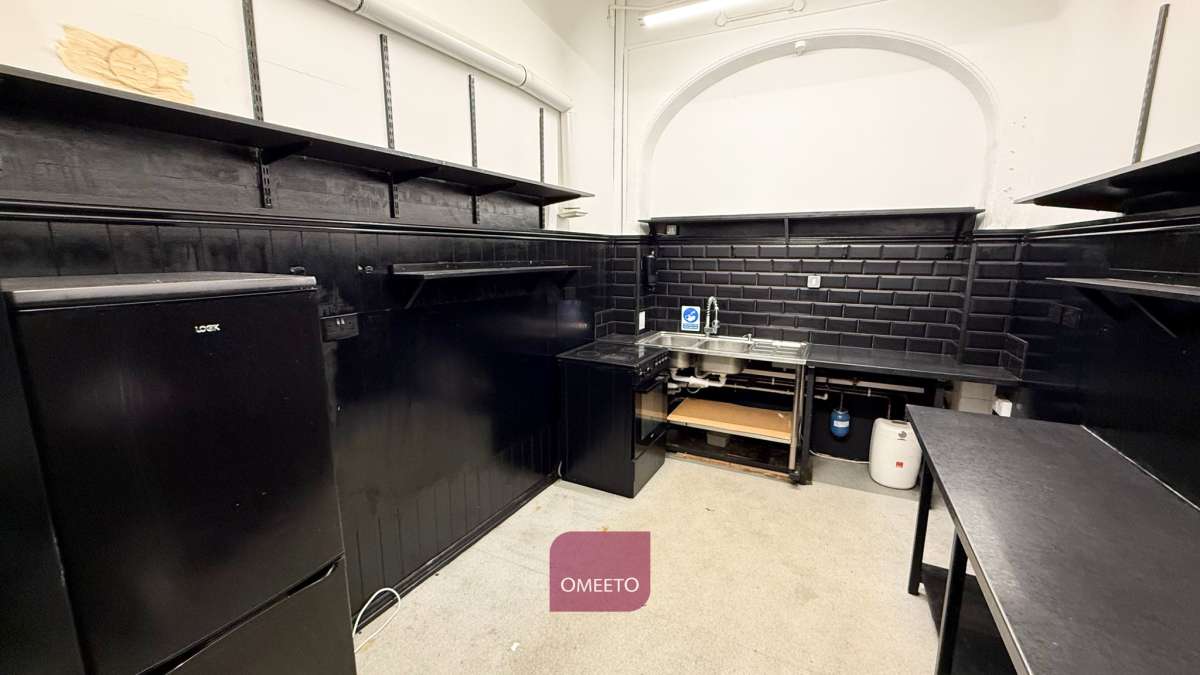 Retail/Shop in Derby - photo 2