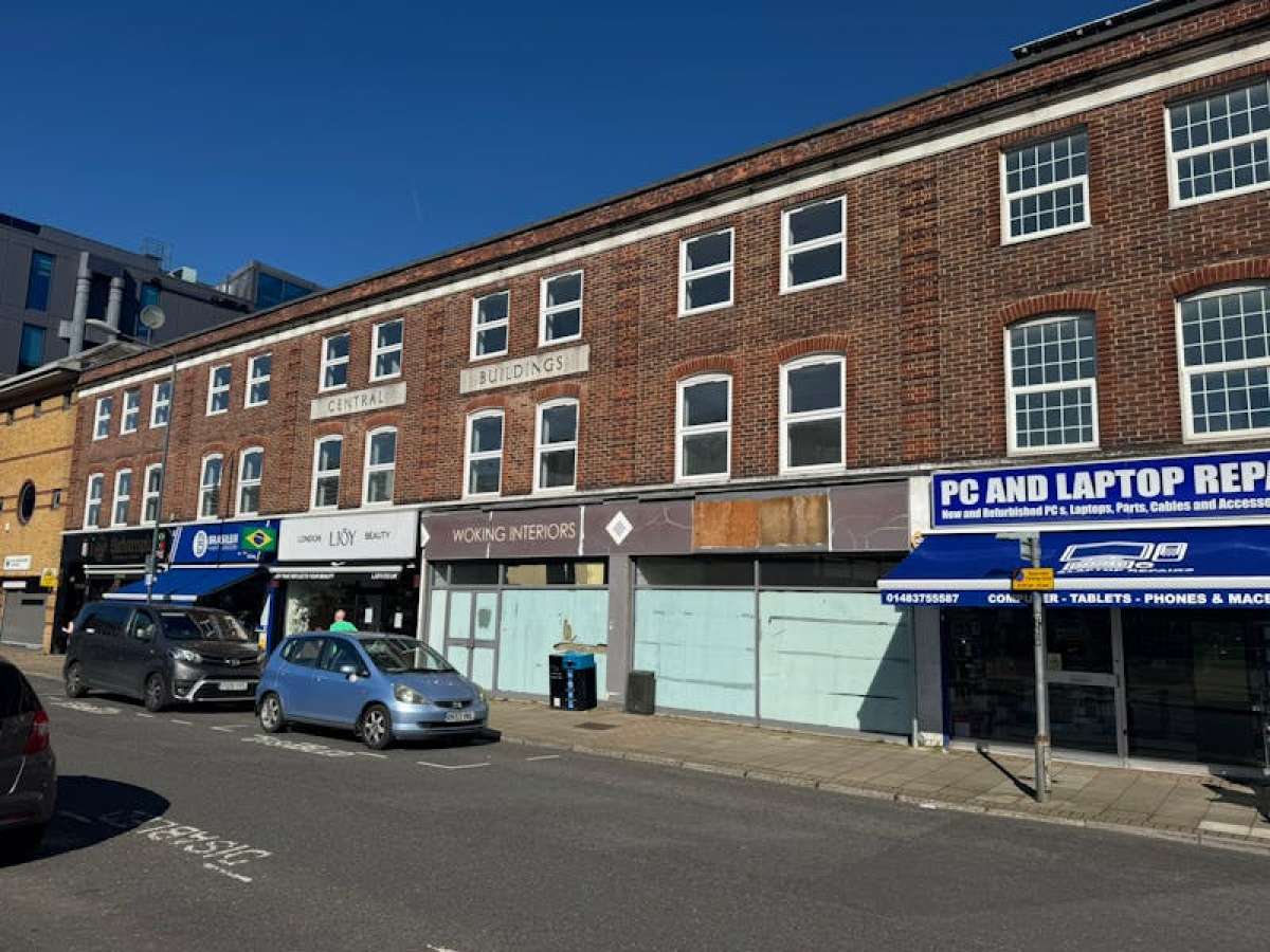Retail/Shop in Woking - photo 4