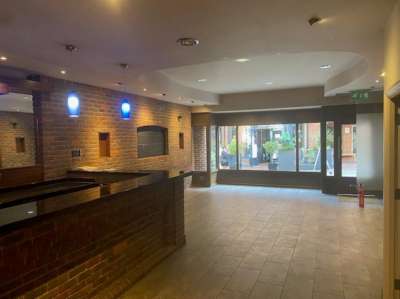 Retail/Shop in Dorking - photo 2