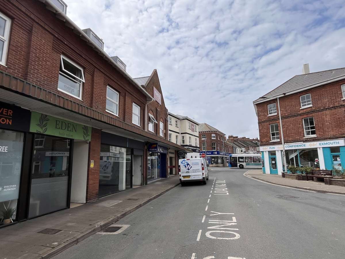 Retail/Shop in Exmouth - photo 2