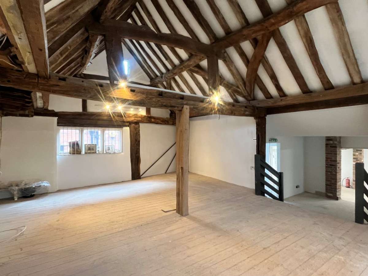 Retail/Shop in Winchester - photo 3