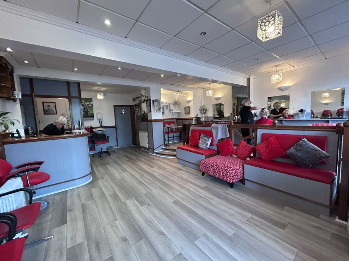 Retail/Shop in Poole - photo 3