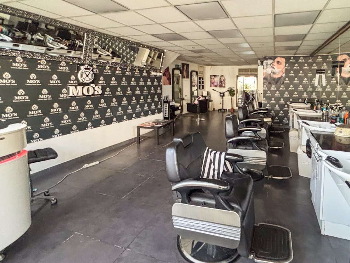 Retail/Shop in Bournemouth - photo 2