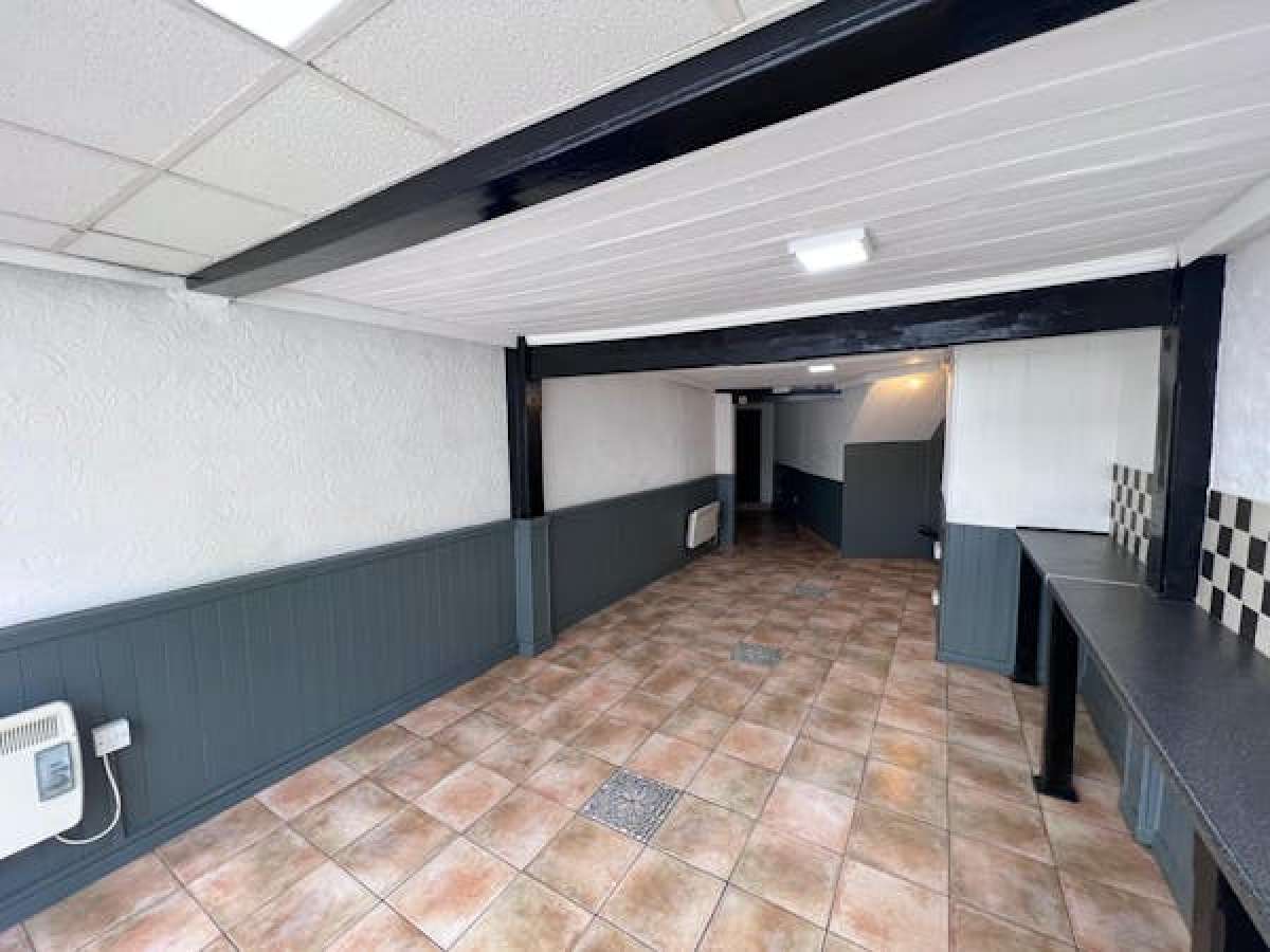 Retail/Shop in Bedford