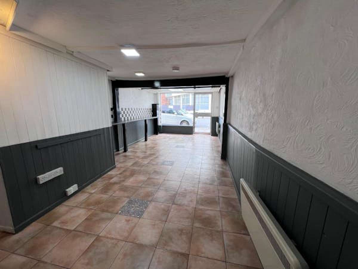 Retail/Shop in Bedford