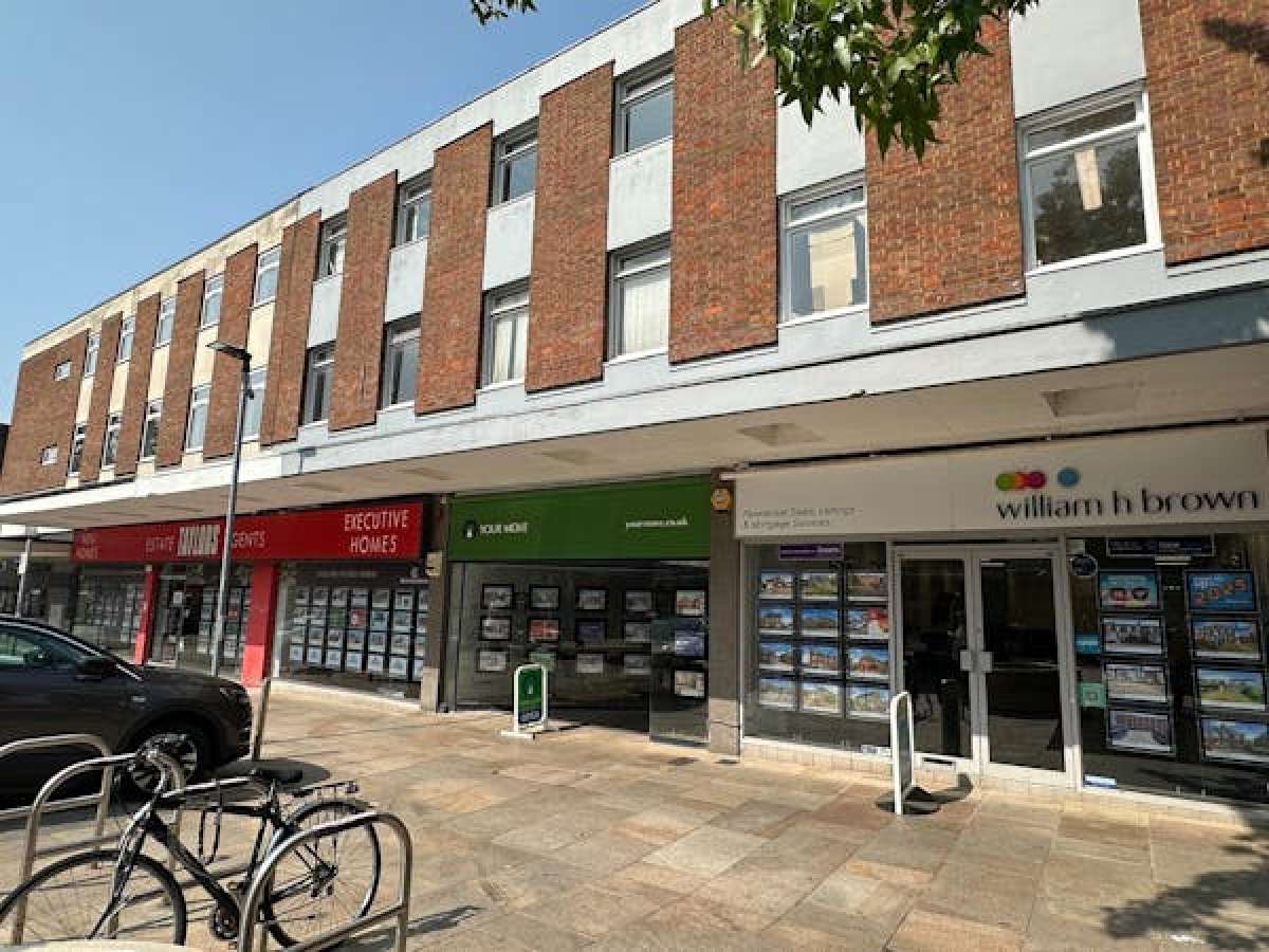Retail/Shop in Bedford