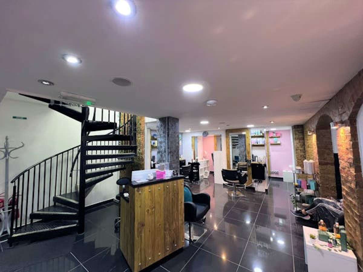 Retail/Shop in Bedford