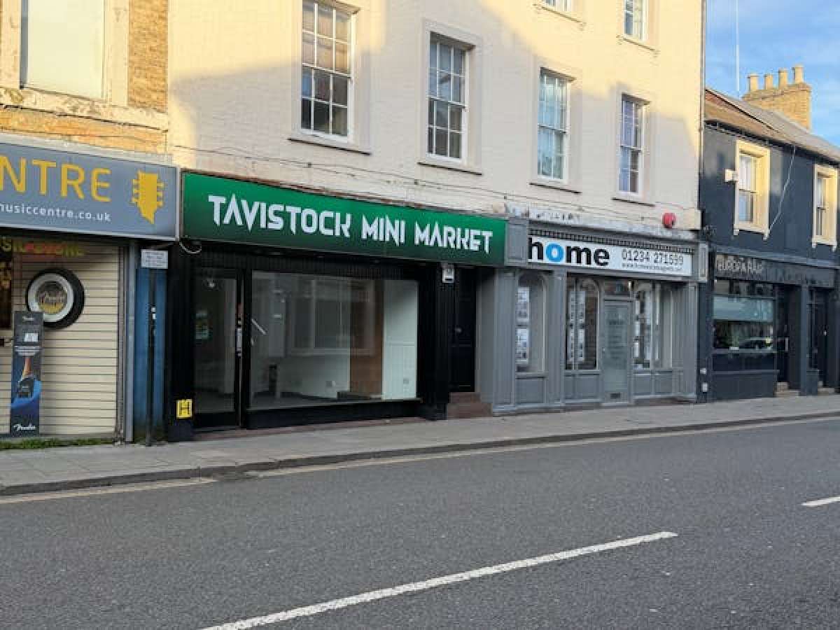 Retail/Shop in Bedford - photo 3