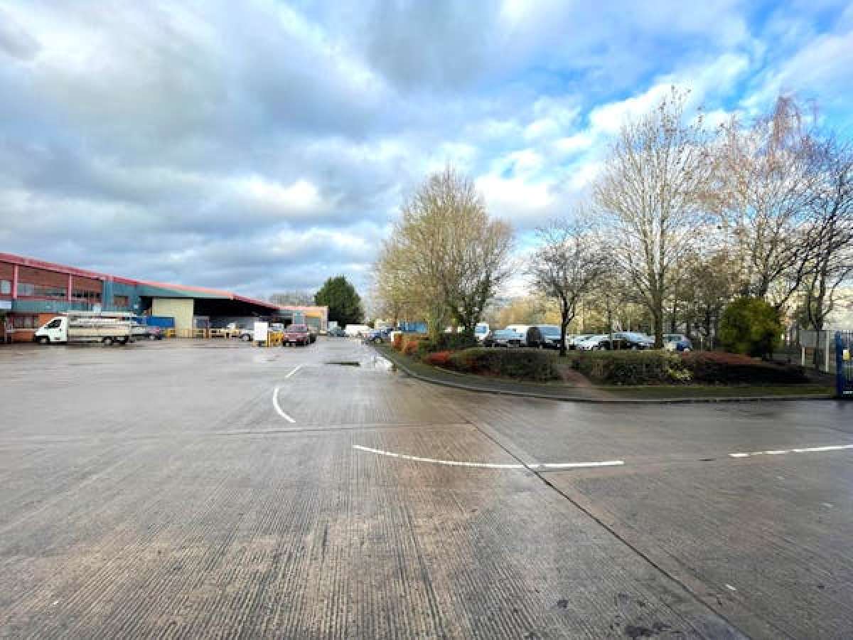 The Steel Centre is prominently located on Wainwright Road, close to J6 of the M5. in Worcester - photo 4