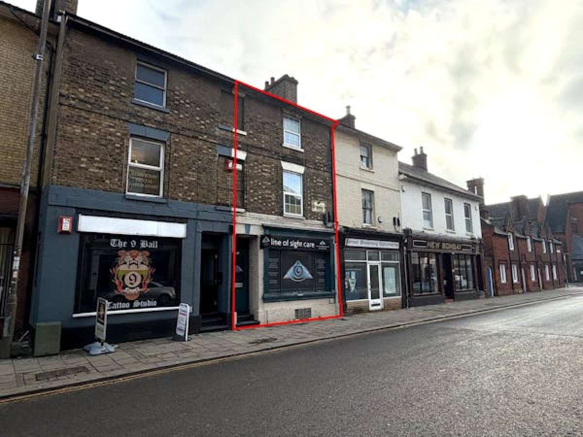 Three-storey mid terrace property available to purchase located in the town centre of Bedford For Sale, Bedford